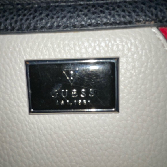 2/$50 guess wallet used once like new condition - Picture 2 of 3